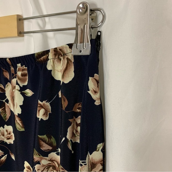 Vintage Rear Ends inc Whimsigoth Roses Maxi Skirt - Picture 4 of 7